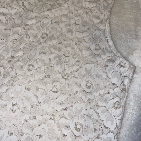 Basil Lace Tank top - Picture 3 of 7